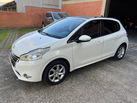 PEUGEOT 208 1.5 ALLURE 8V FLEX 4P MANUAL PEUGEOT 208 1.5 ALLURE 8V FLEX 4P MANUAL